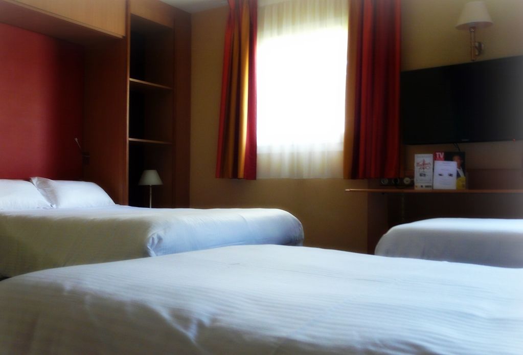 Kyriad Nantes Sud - Bouaye Aeroport Phòng bức ảnh